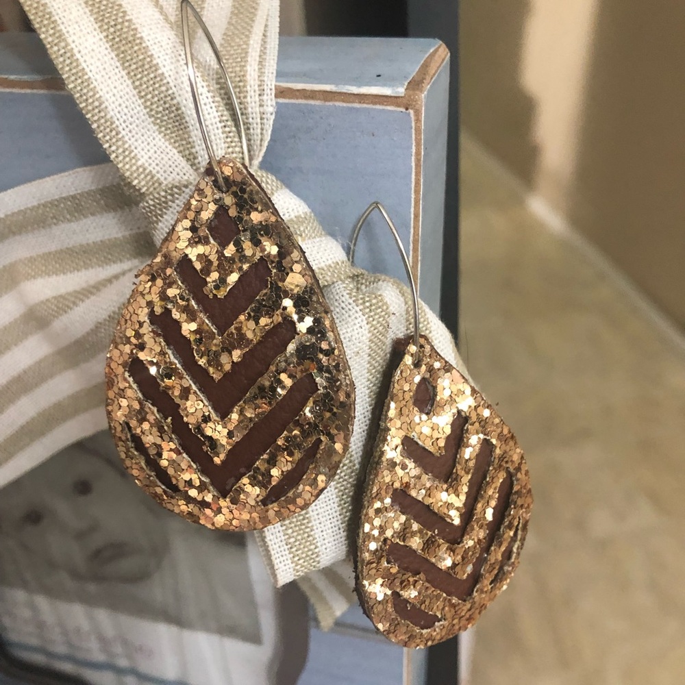 Leather earrings